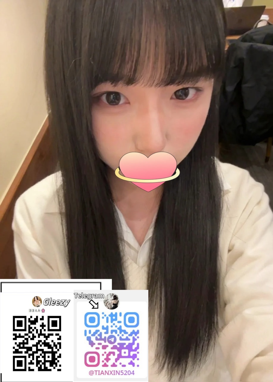 彼女は魅力的な体を持ち